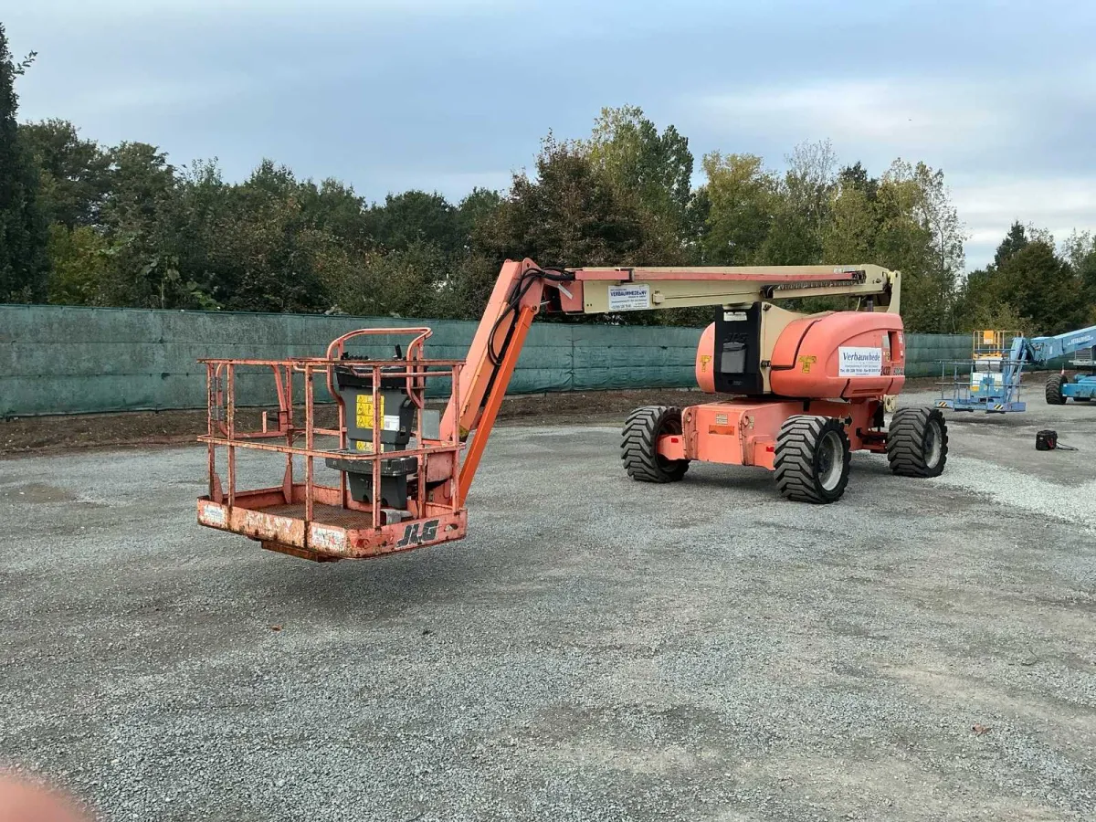 2004 JLG 800AJ 4x4 Gelenkbogenlift – Arbeitshöhe 26 m
