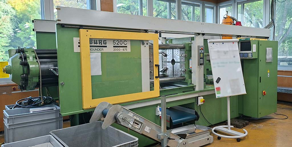 Arburg ALLROUNDER 520C 2000-675 Spritzgießmaschine