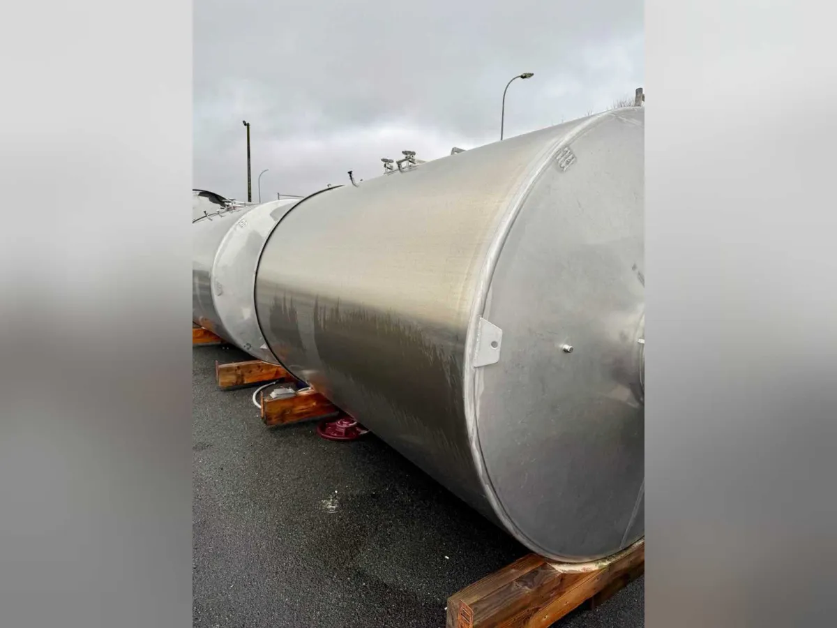 Lejeune – 304 Edelstahltanks auf 107 hL Fuß