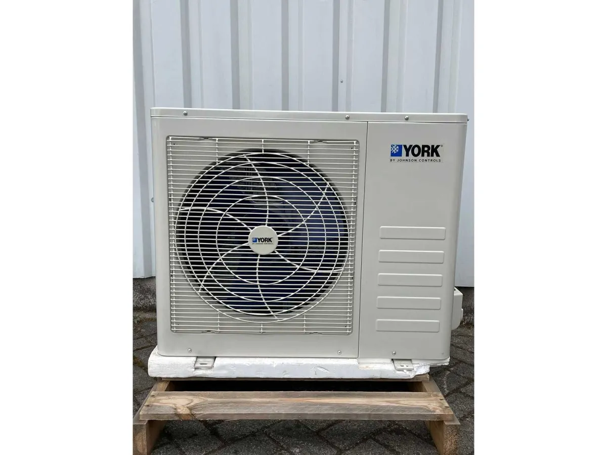 YORK by Johnson Controls - YNDA18FS-AAA - YORK Klimaanlagen-Außengerät YNDA18FS-AAA – 5,28 kW / 18.0