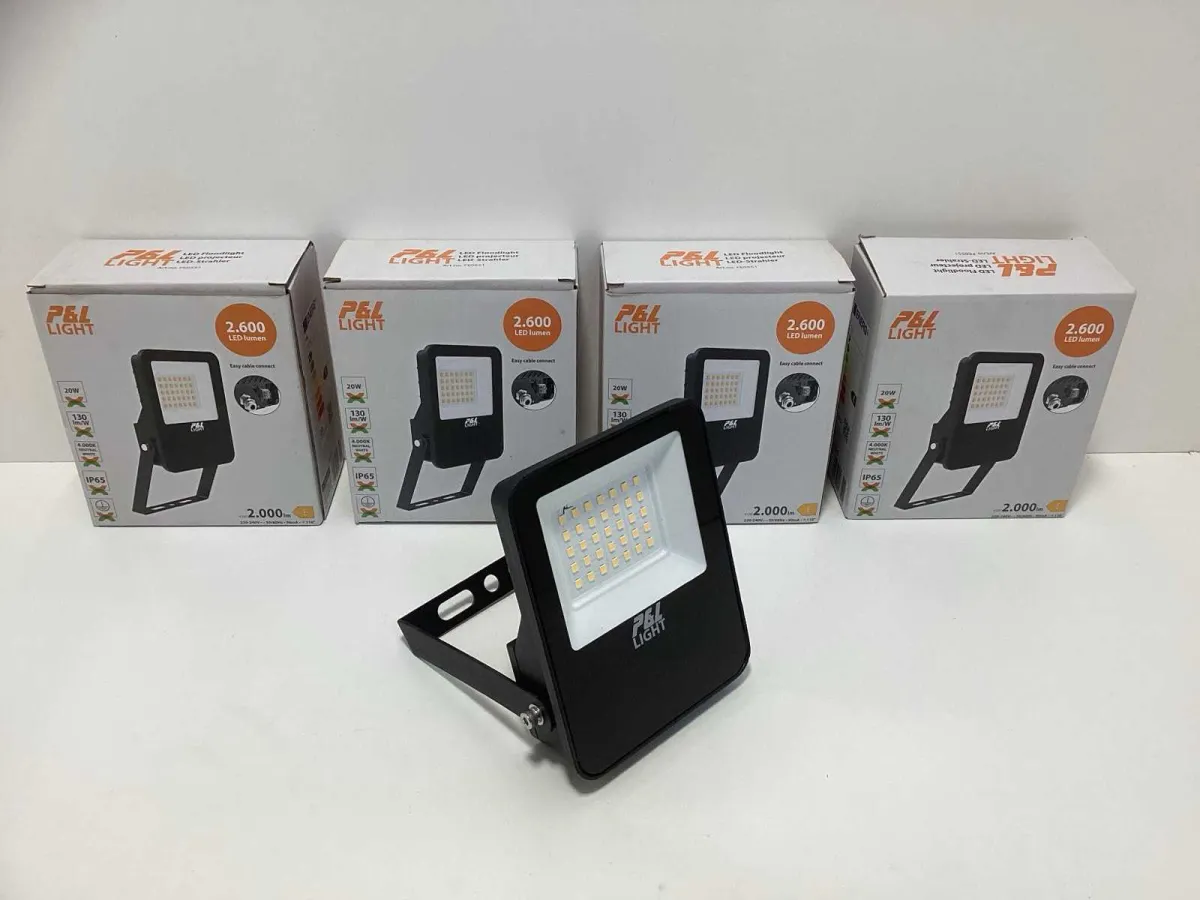 P&L LED-Scheinwerfer (4x)