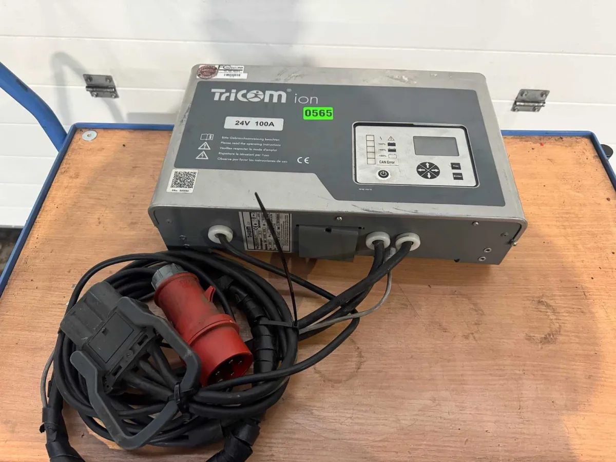 2016 Tricom Li-ION Lithium 24V 100A 100-500Ah Hubwagen Gabelstapler Ladegerät