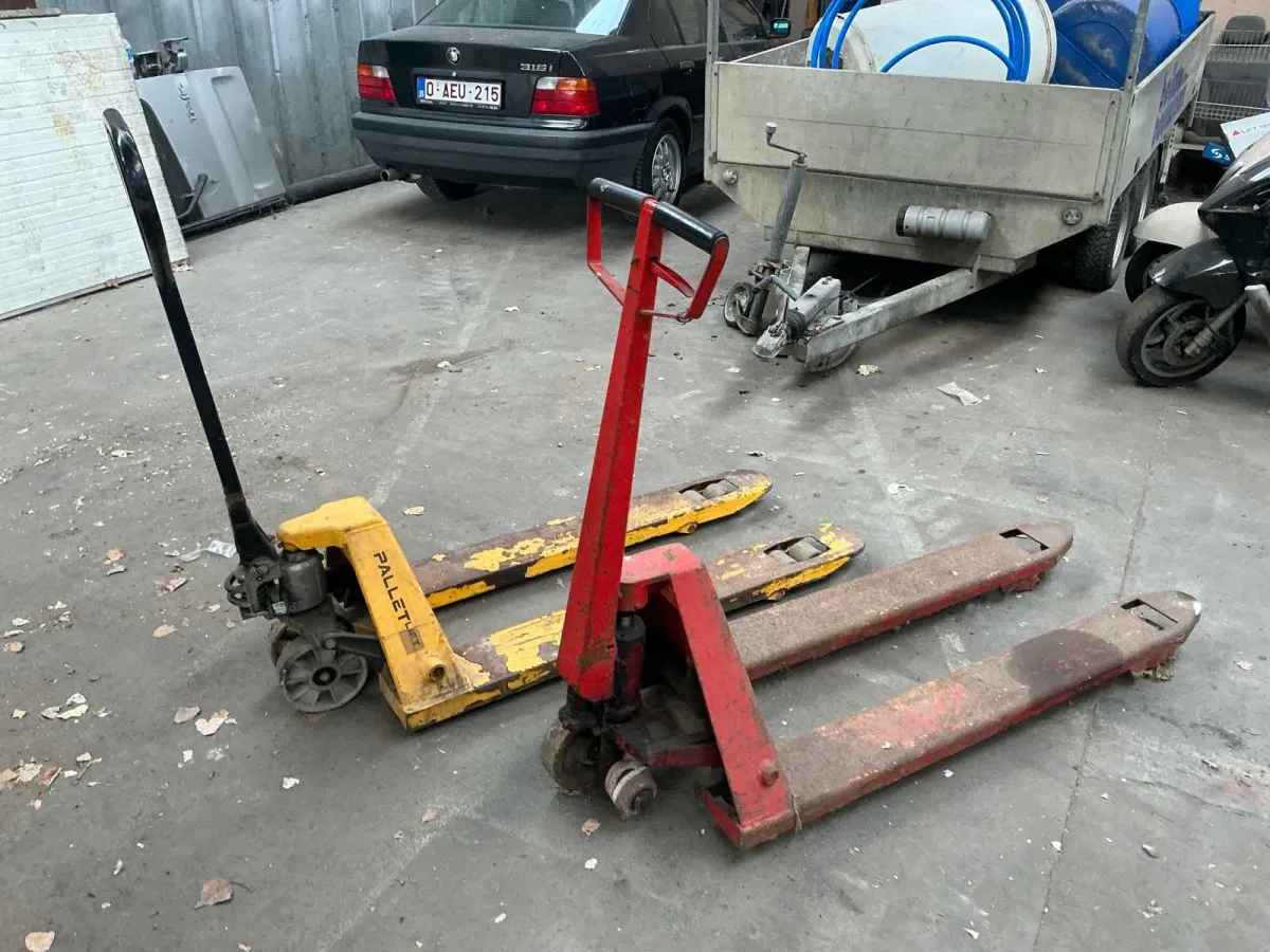 2x manueller Handpalettenwagen