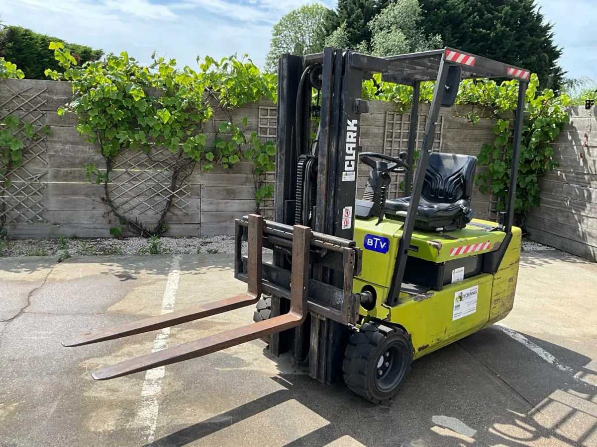 Clark Gabelstapler 2000 kg – funktionsfähig
