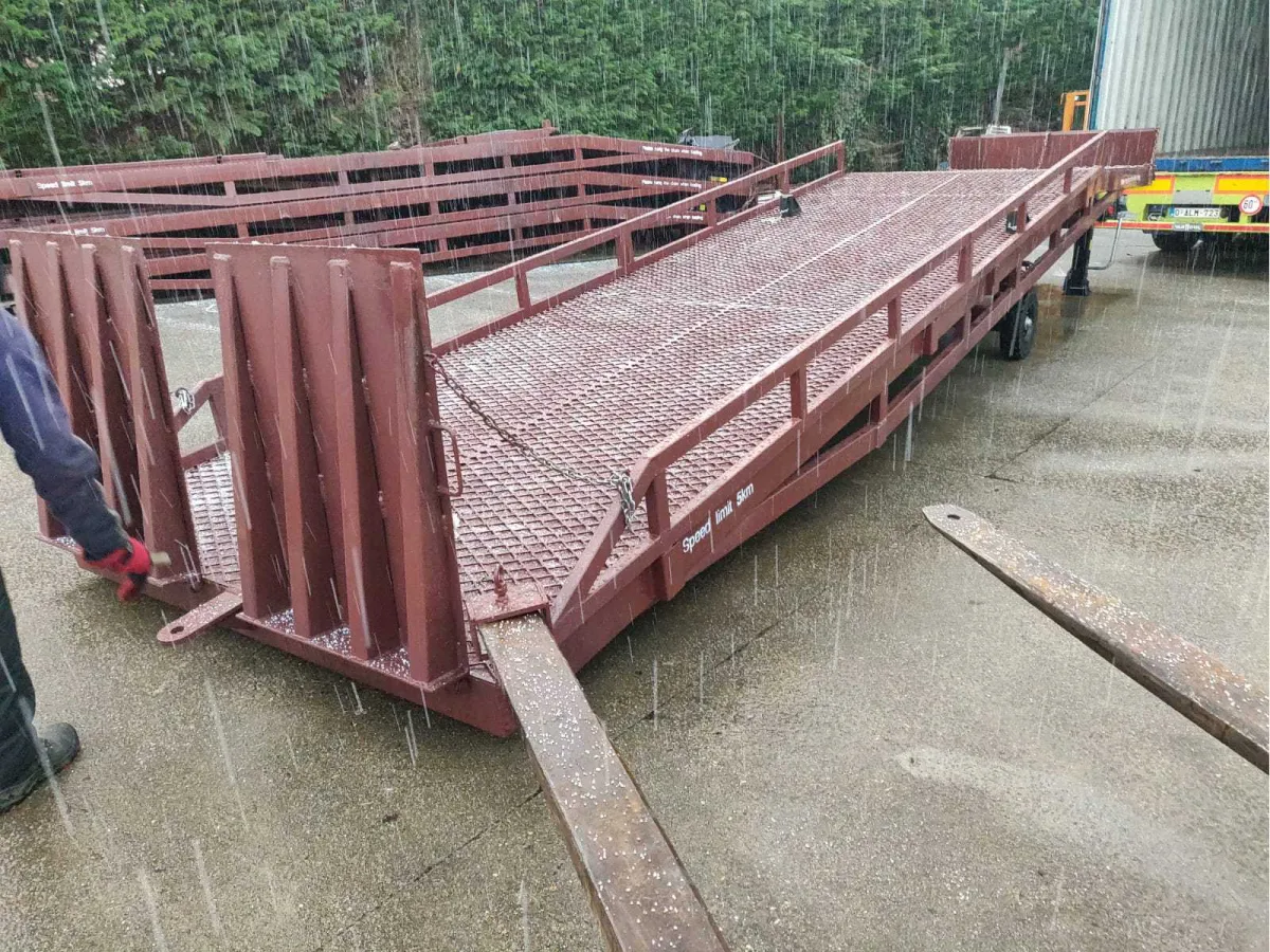 Mobile Containerrampe – ungenutzt