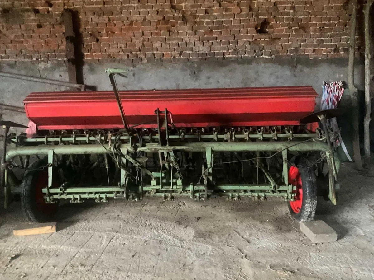 Nodet Mechanischer Getreidesäer – Mechanischer Getreidesä ca. 3 m – Plotter – Zink-Heckegge