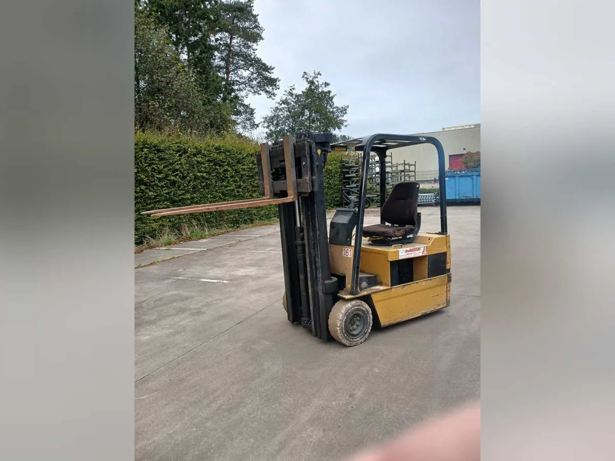 CAT - F30D - Gabelstapler