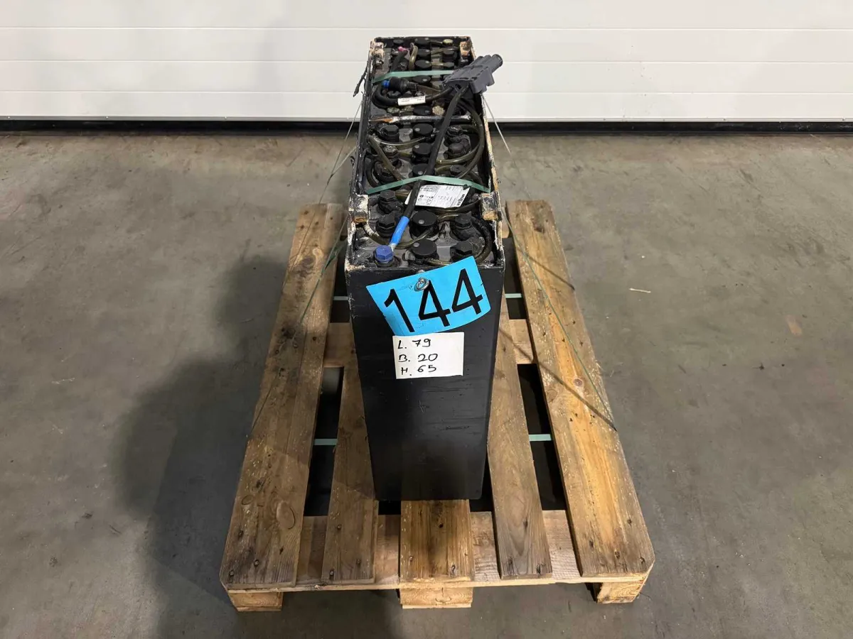 44/2023 Müller 24V 3PzS 375Ah Hubwagen Ameise Batterie Akku LxBxH = 79x20x63cm