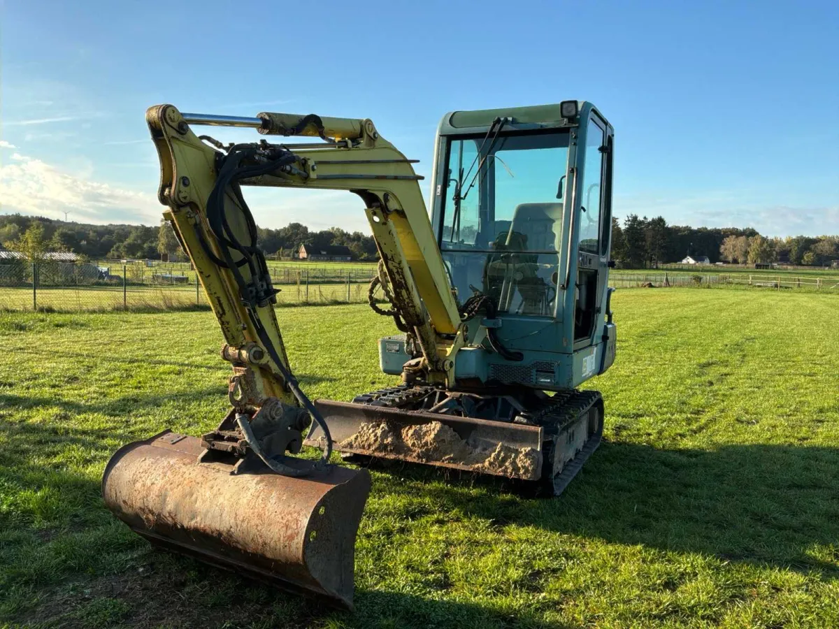 1997 Yanmar B22-2A Mini-Bagger