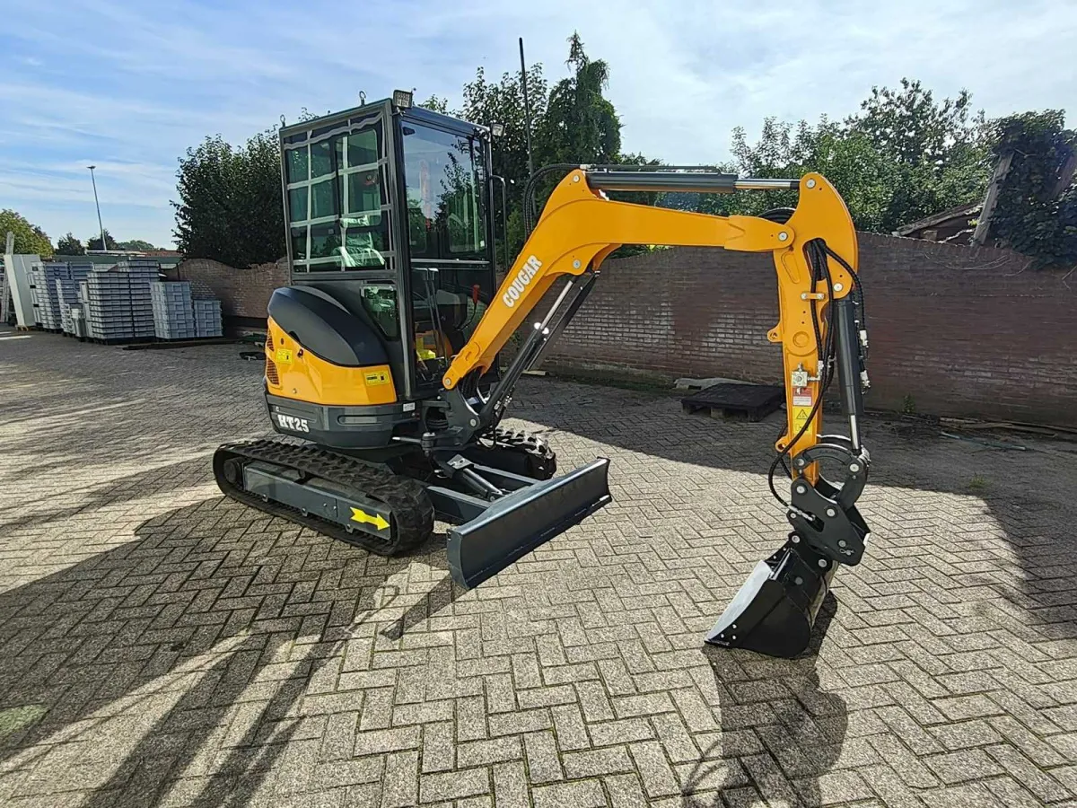 Mini-Bagger Gougar HT25