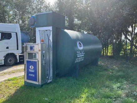 2008 AJK Tankbouw Dieselspeicher- und Verteilbehälter mit Pumpe – RESALE