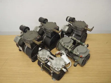 Verschiedene Kolbenkompressoren (5x) – RESALE