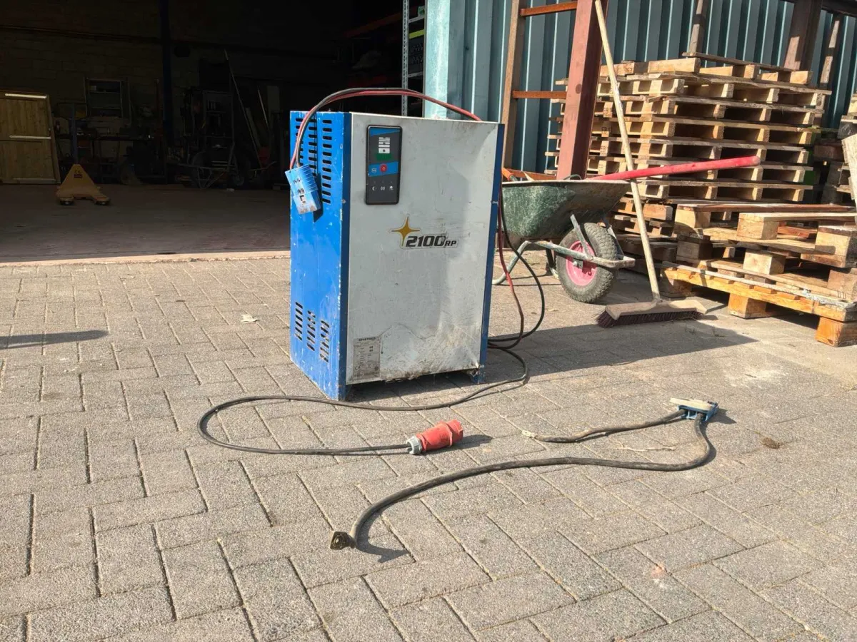 2100RP Gabelstaplerlader