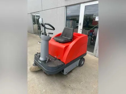 Hako Jonas 900 E – Elektrischer Kehrer und Staubsauger – RESALE