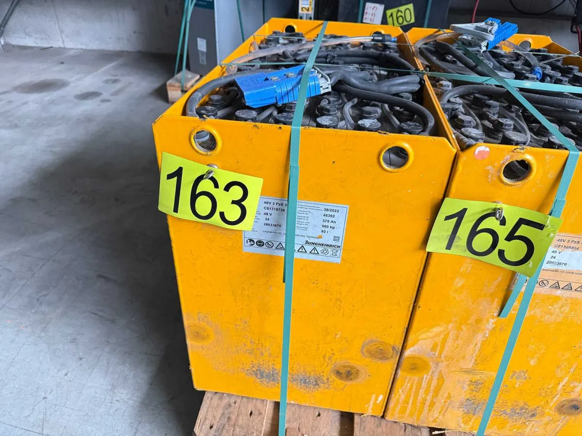 38/2022 Jungheinrich 48V 3 PzS 375Ah Gabelstapler Batterie Akku
