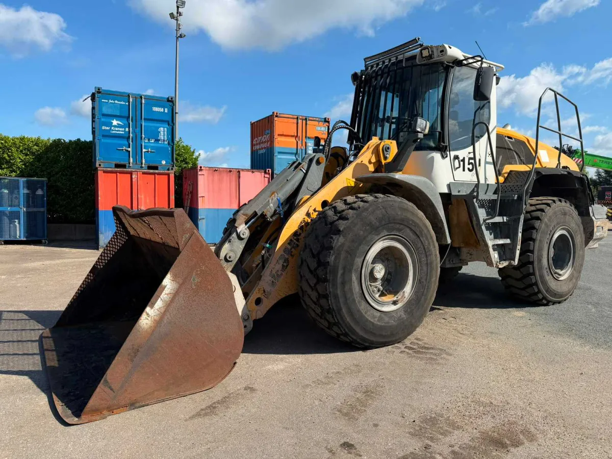 Liebherr L556 Radlader / Schaufel