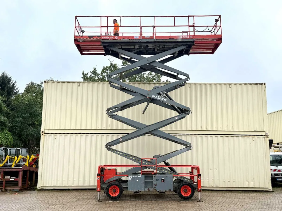 Skyjack - SJ9250RT 4x4 Diesel - 17.2 Meter - 2015 - Hubarbeitsbühne