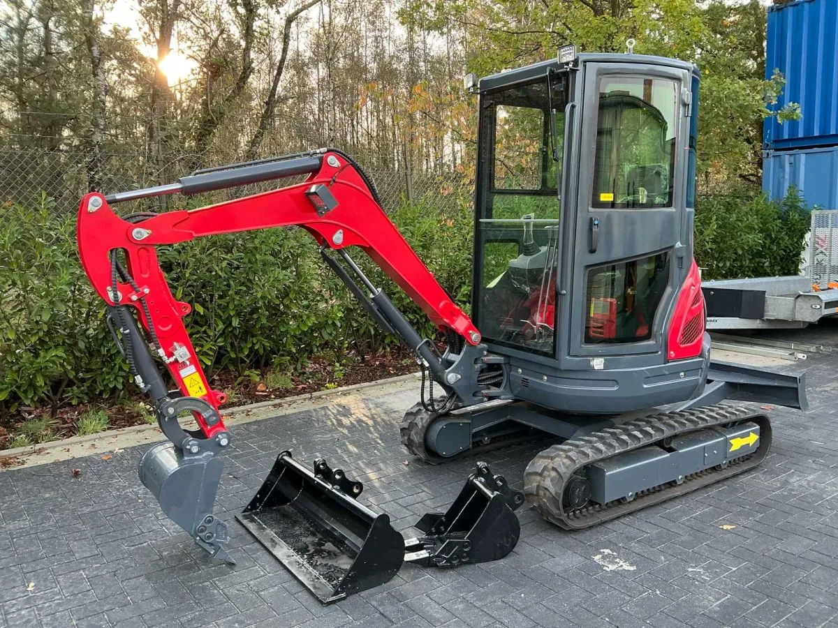 DM 25 Mini-Bagger
