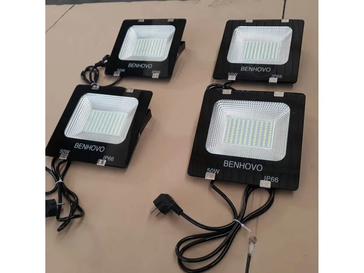 BENHOVO Fari Led