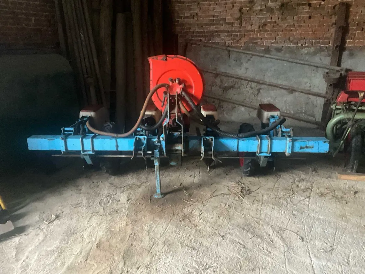 Monosem Pneumatischer Saatzahr Monosem – Pneumatischer Saatzaam – Abstand ca. 75 cm – Turbine PDF 54