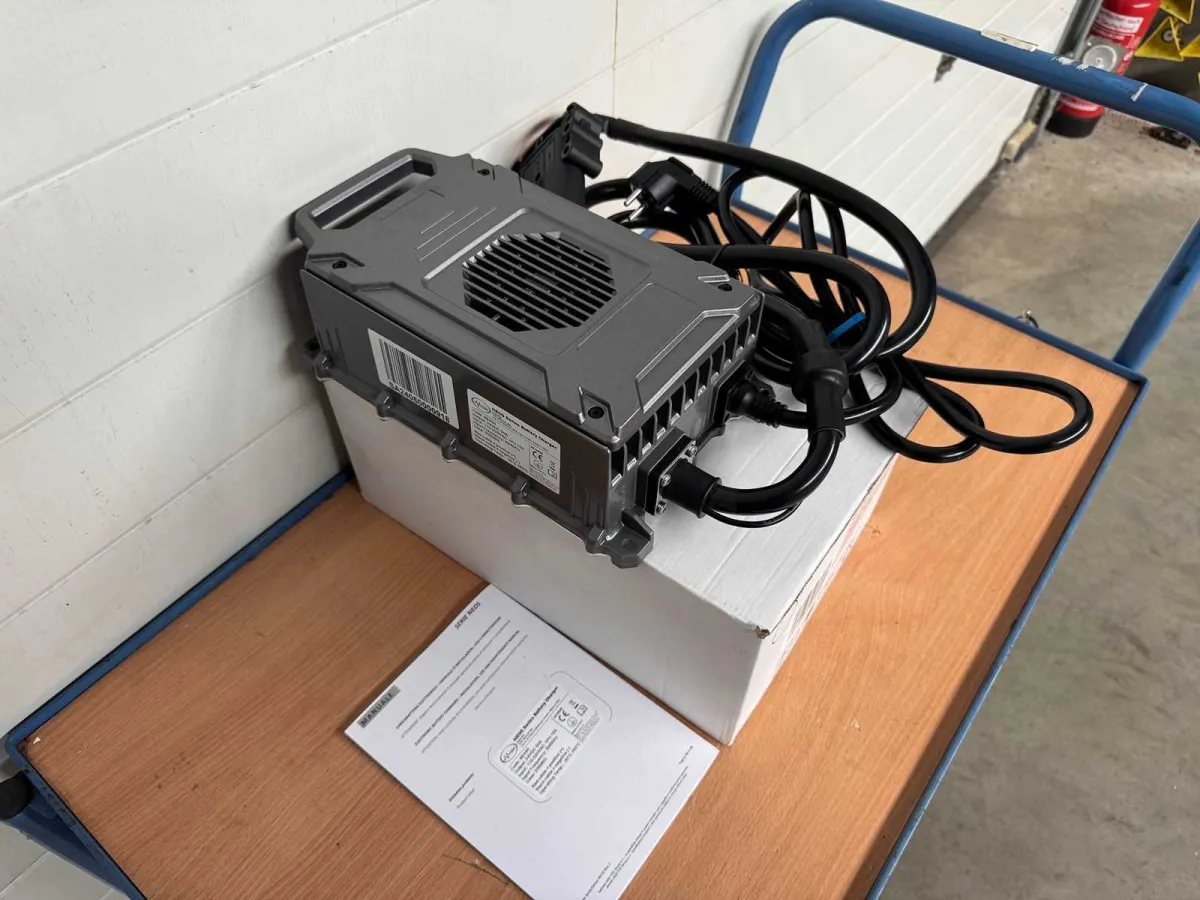 2026 TCE 24V 50A 300-500Ah Hochfrequenz Gabelstapler Ladegerät charger IP66 Extreme Waterproof 220V