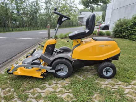 2022 Stiga Villa 15 HST Frontmäher – RESALE