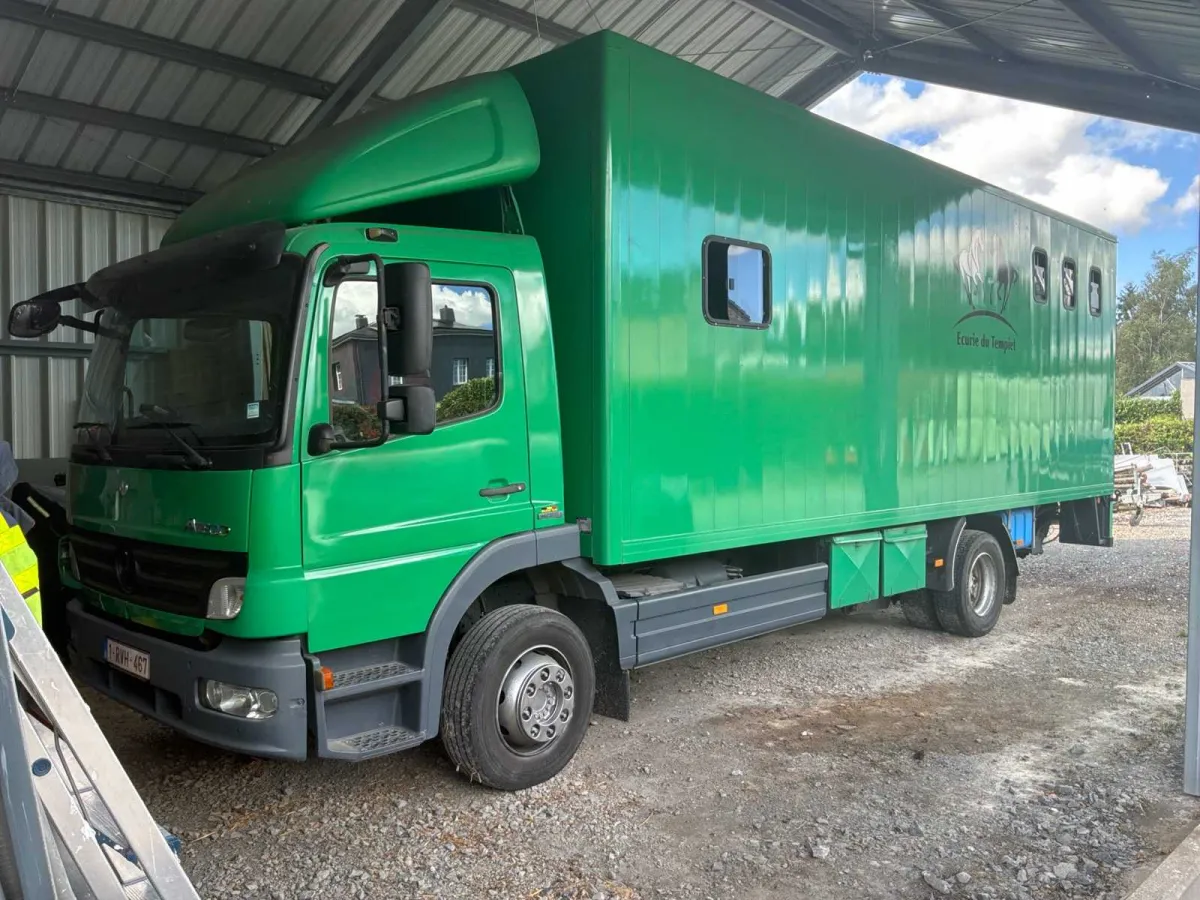 2007 Mercedes-Benz Atego Pferdewagen 1218 – 2007 – 177 PS – 354.624 km – MMA 11,990 kg Pferdetranspo