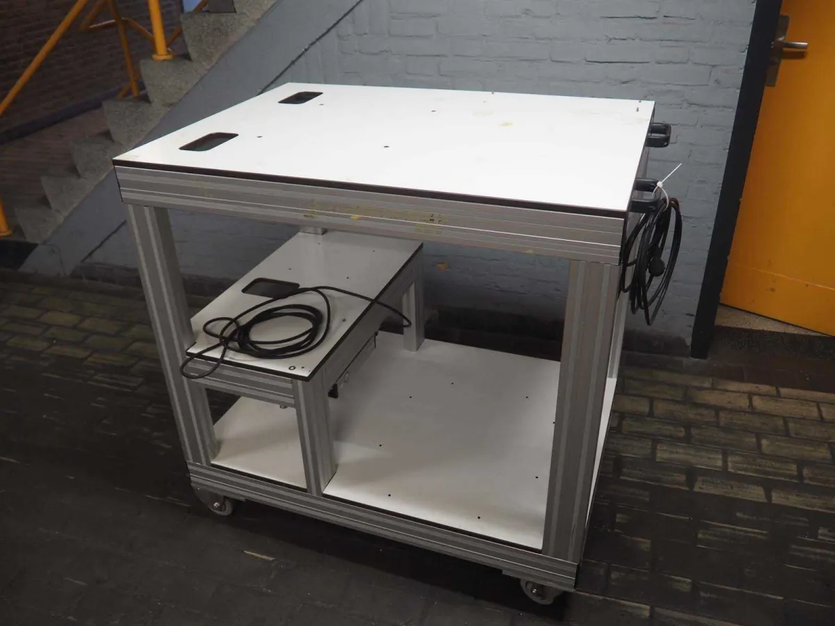 Mobiler Arbeitstisch