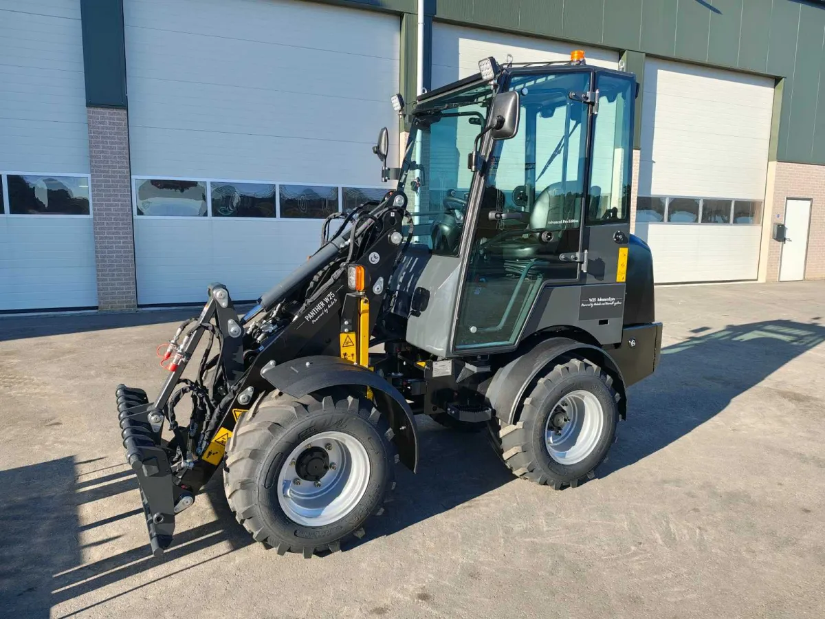 Mini Loader Noir Advance Loader