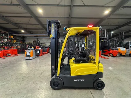 45/2021 Hyster J1.8XN 1.800kg Triplex 547cm Elektrostapler Gabelstapler – RESALE