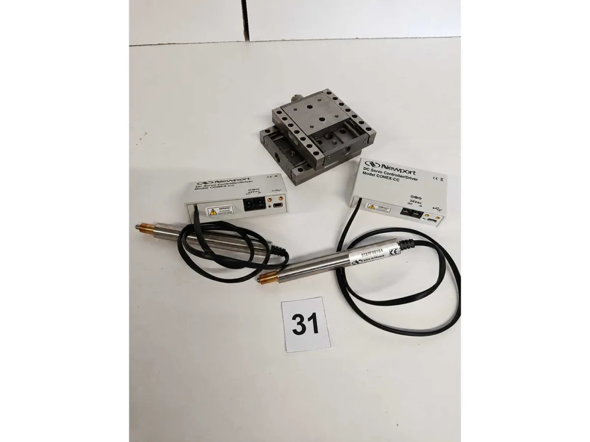NEWPORT - UMR8 - CONEX-CC XY Plattenspieler + Controller