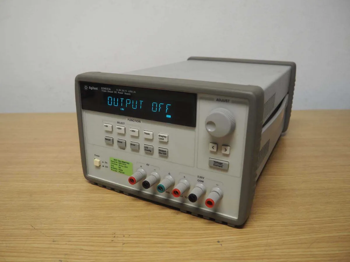 Agilent - E3631A - Netzteil
