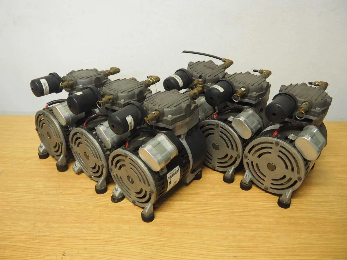 Gast - 74R130 - Kolbenkompressor (6x)
