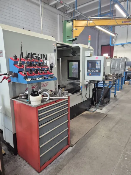 Lagun L1000 Vertikal-Bearbeitungszentrum – RESALE