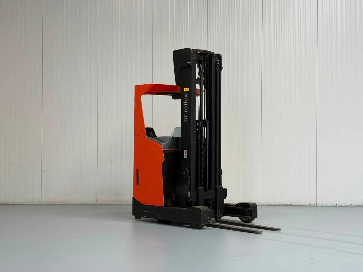 BT - 2018 - RRE140H - 6,5M Triplex, Freiheber, Seitenschalt - Reach-Lkw