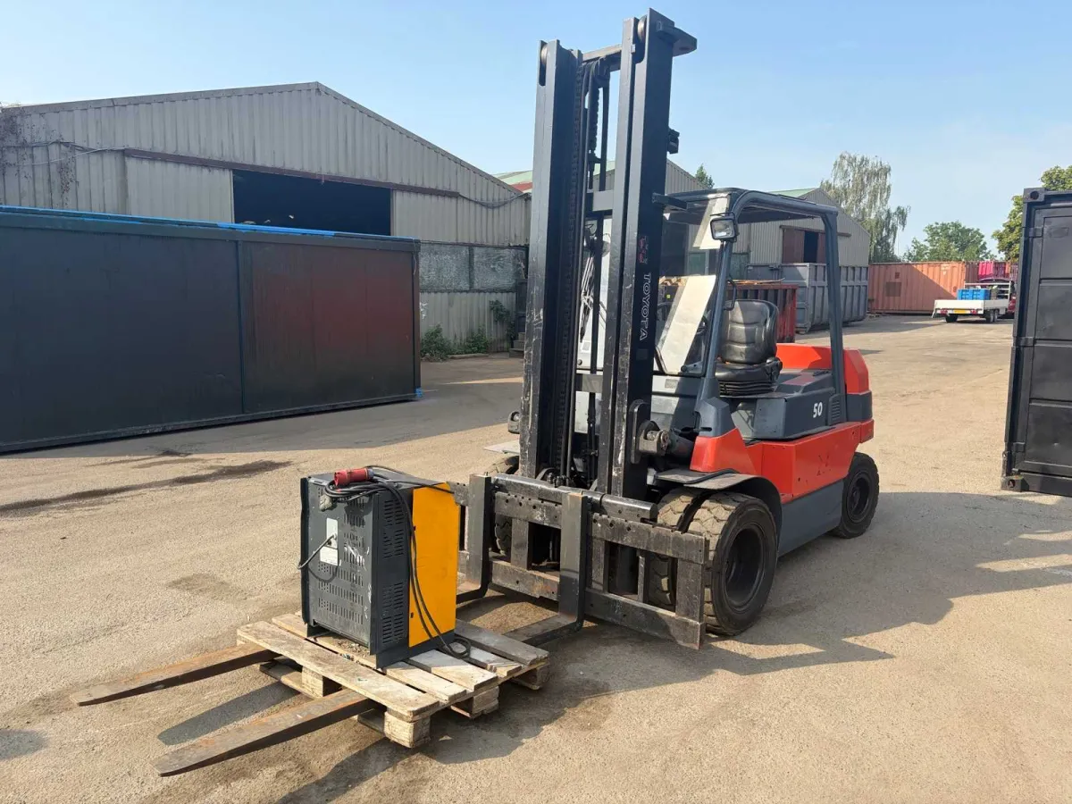 2003 Toyota 7FBMF50 Gabelstapler