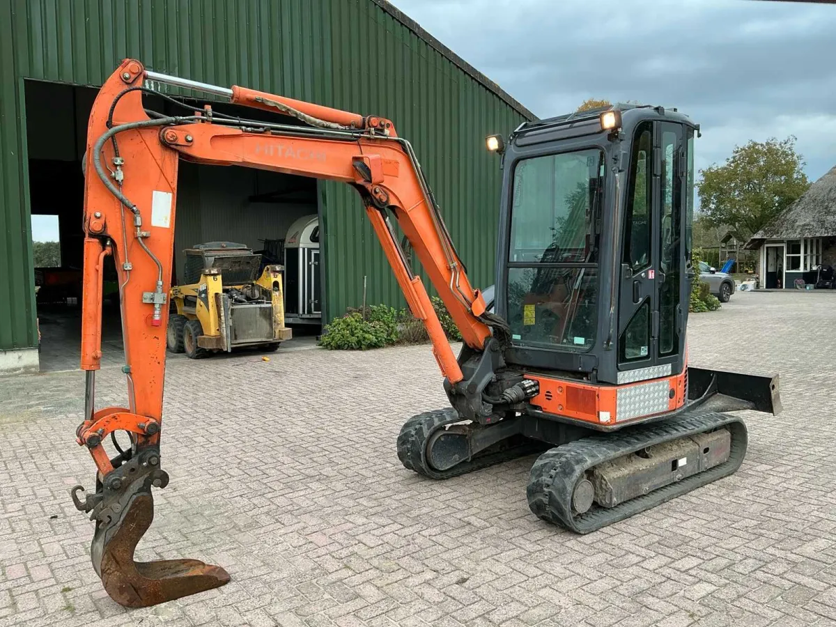 2007 Hitachi ZX30U-2 CLR Mini-Bagger