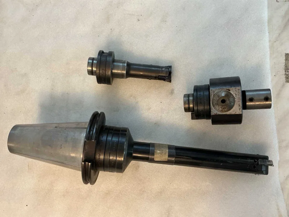 Ausspindelköpfe (1x 25-32, 1x32-41)