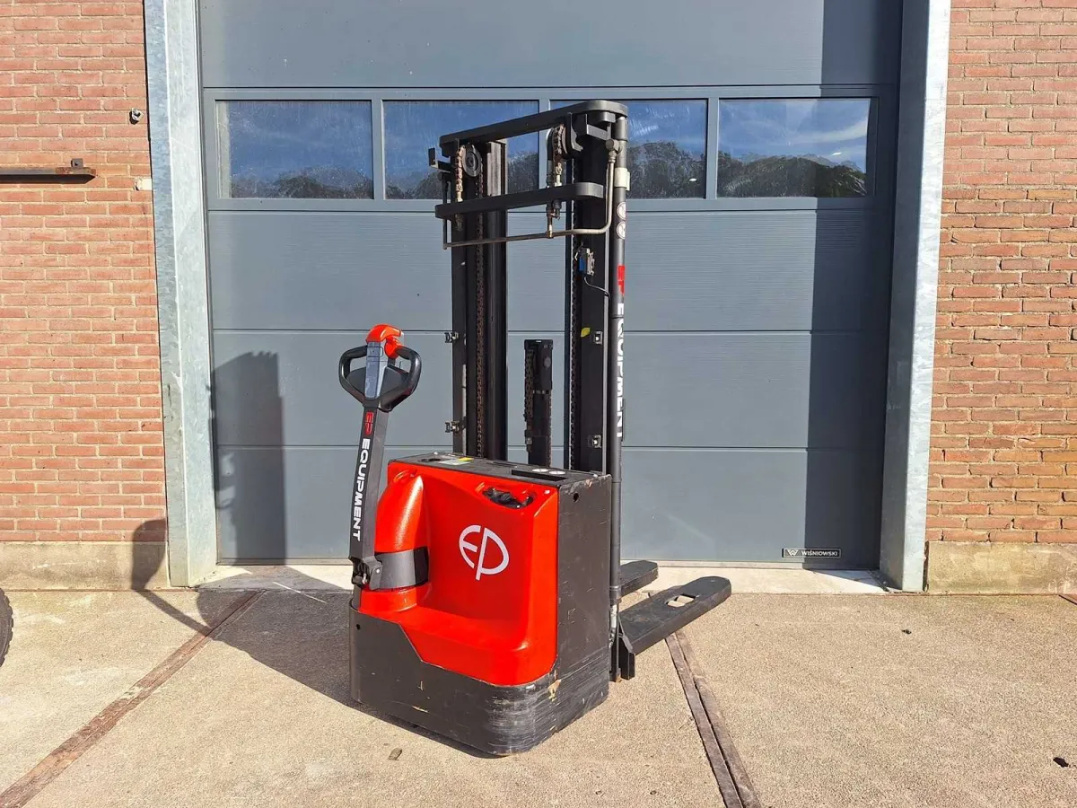 EP - 2023 - WSA16 - 4,5M Triplex, Free-Lift - Stacker