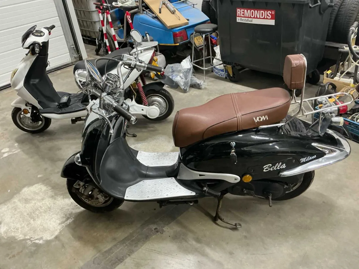 Seeyes/Vom Moped DMB09A/Bella Milano E-Roller/Roller (2x)