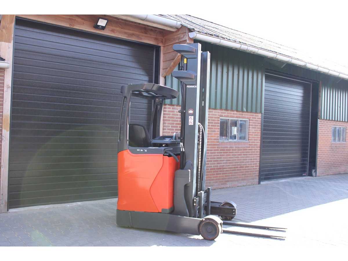 Linde - 2017 - R12B01 - 6,22M Triplex, Freiheber, Seitenschalt - Reach-Lkw