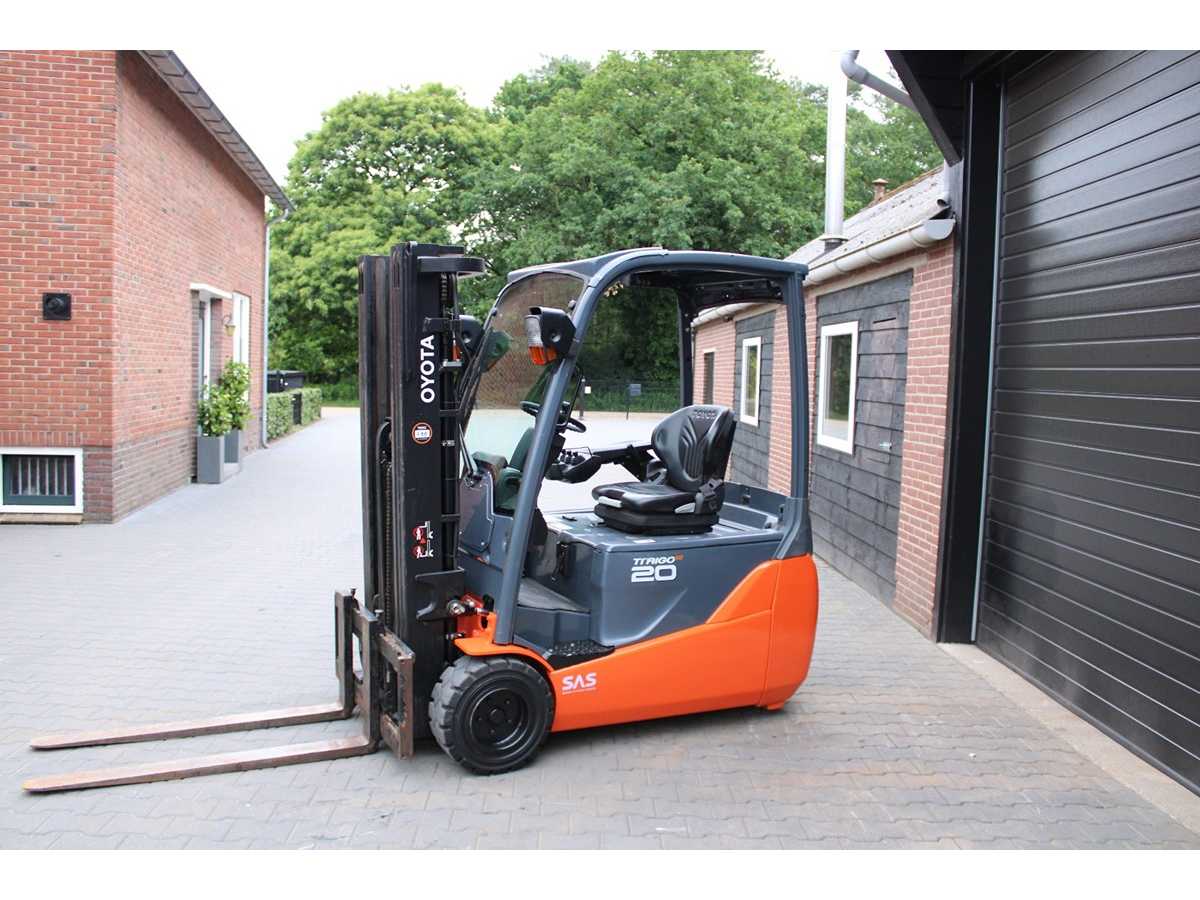 Toyota - 2014 - 7FBET20 - 4,3M Triplex, Freiheber, Seitenschaltung - Gabelstapler