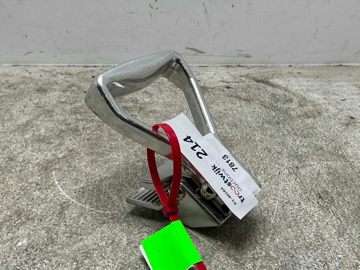 Carpet puller