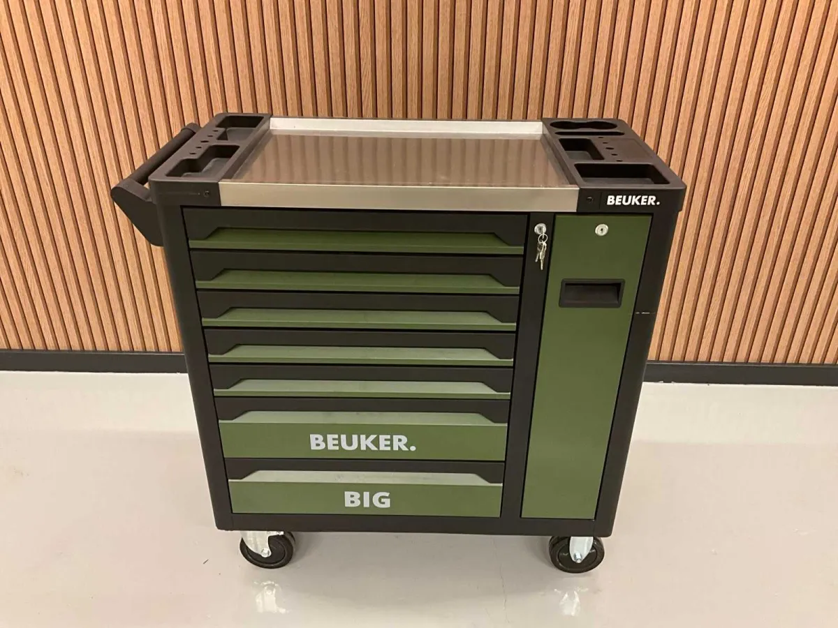 Ungenutzter Beuker Big XL gefüllter Werkzeugwagen