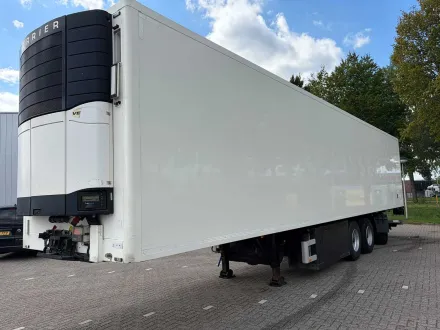 Pacton – Kühlanhänger mit Träger – Sattelauflieger – RESALE