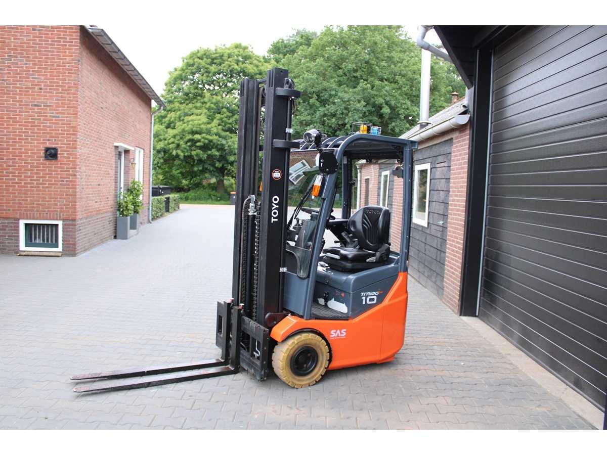 Toyota - 2020 - 7FBEST10 - 5,51M Sperrholz, Freiheber, Seitenschaltung - Gabelstapler