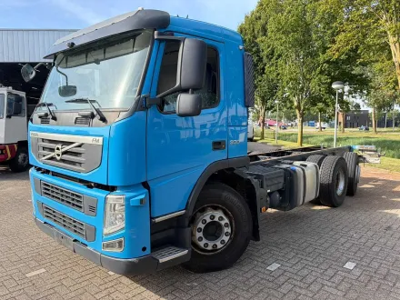 Volvo - 2010 - FM 330 - Fahrgestell-Lkw – RESALE