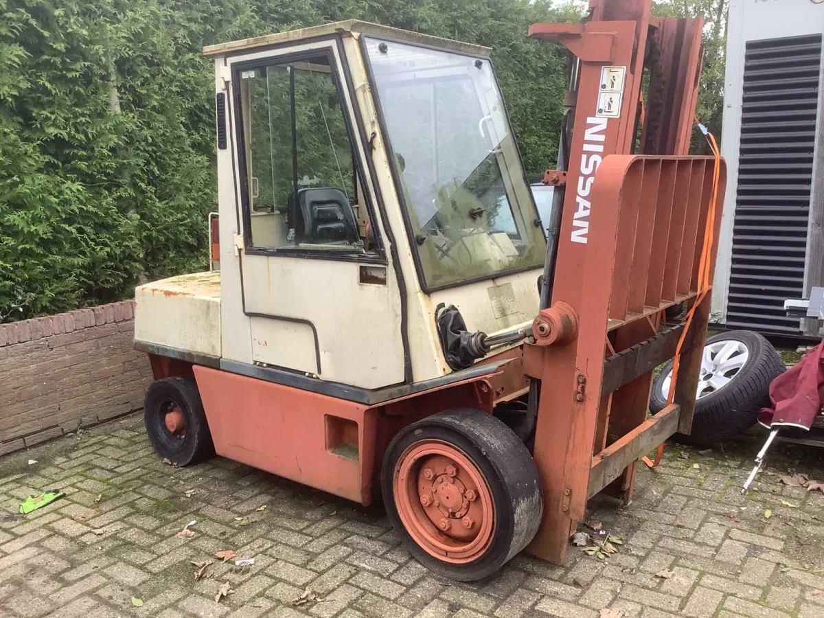 1990 Nissan D Gabelstapler
