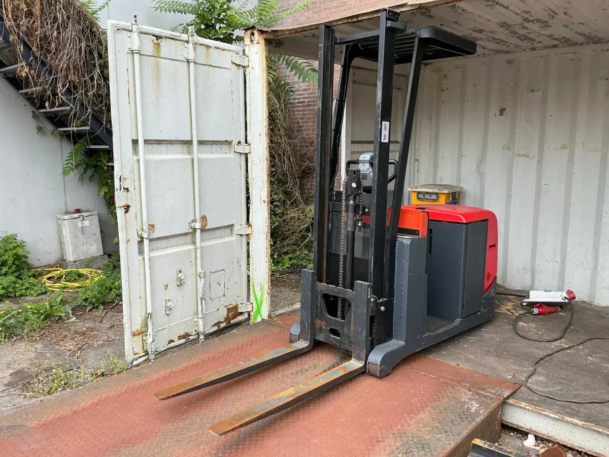 2006 BT OSE120CB Stacker