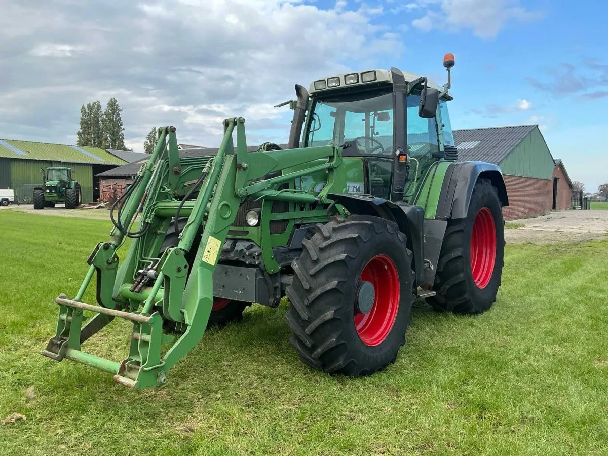 2004 Fendt 714 Allradantrieb Landwirtschaftstraktor
